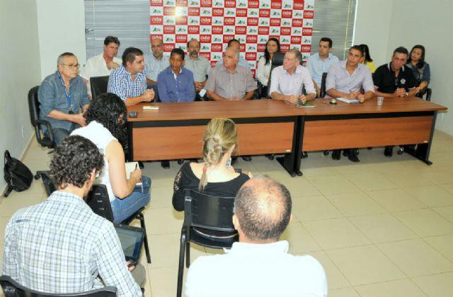 ATM concede entrevista durante coletiva de imprensa para justificar o manifesto dos Municípios