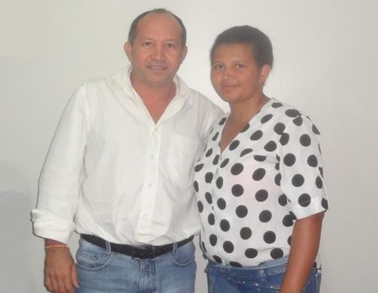 Prefeito de Arapoema Assilon Soares Filho e Elisângela Sousa