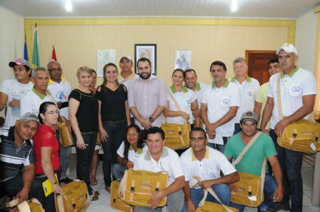 Equipes recebem kits para intensificar trabalho de controle e prevenção