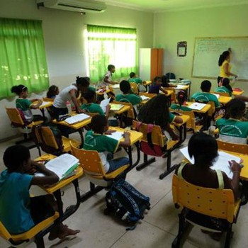 Alunos da Escola Municipal Antônio de Almeida Veras, em Gurupi