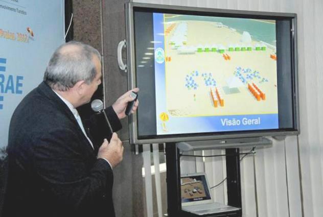 Presidente da Adtur, Omar Hennemann, apresenta projeto da Temporada de Praia 2013