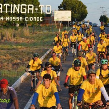 Ciclistas percorrem cerca de 20 km durante passeio ciclístico