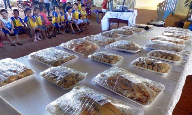 As instituições receberam produtos processados de pescado como lombo, costelinha, filé, entre outros