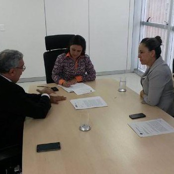 Prefeito de Gurupi Laurez Moreira,  chefe de gabinete da FUNAI, Luciana Nóbrega e deputada Federal Josi Nunes