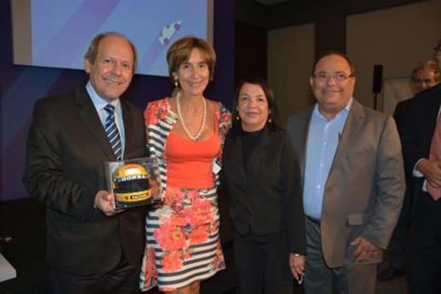 Prefeito Ronaldo Dimas recebe premiação em São Paulo
