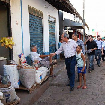 Feirinha recebe atenção do prefeito de Araguaína, Ronaldo Dimas