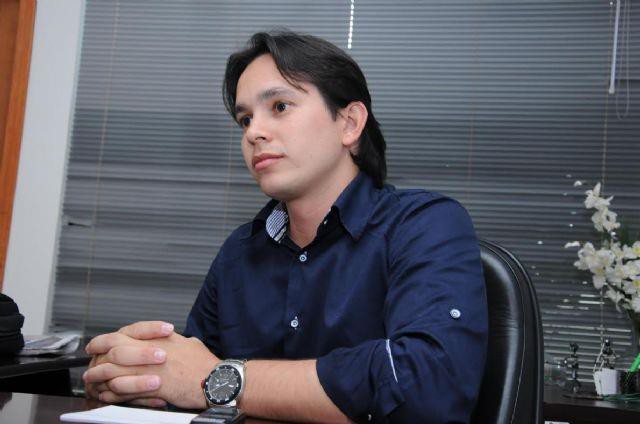 Para Leonardo Cintra, prefeitos estão com a corda no pescoço para cumprir com obrigações básicas