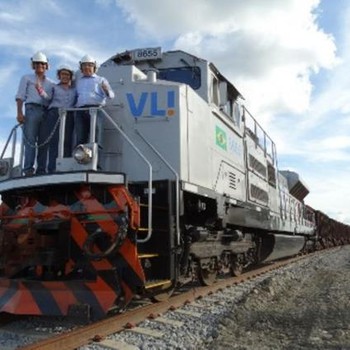 A primeira locomotiva viaja de Gurupi para Palmas levando minério de ferro