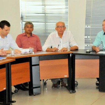 Prefeitos discutem últimas propostas de negociação antes de uma possível judicialização