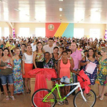 .Prefeitura homenageia mães de Miracema com almoço e sorteio de brindes.