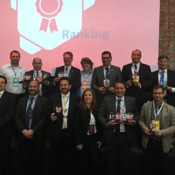 Ganhadores do prêmio Connected Smart Cities, entre eles o prefeito de Palmas, Carlos Amastha