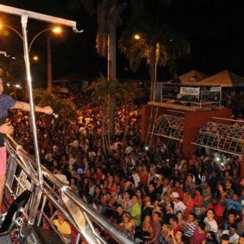 O cantor baiano Xandy e a banda tocantinense Edipherente animaram a segunda noite 