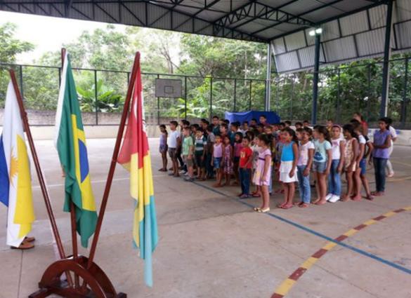 aulas inaugurais tiveram o objetivo de apresentar para pais, alunos e a equipe de funcionários a estrutura e o funcionamento de cada escola