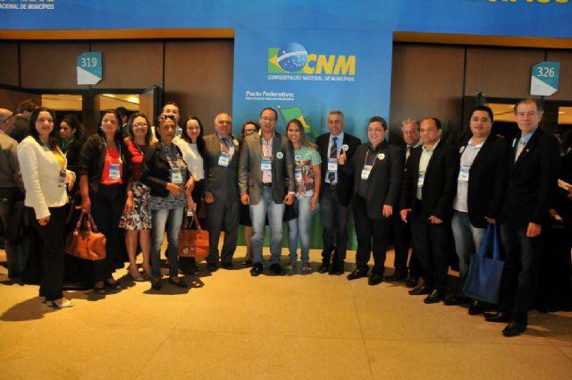 Prefeitos comparecem a Marcha para reinvidicar melhorias a seus municípios