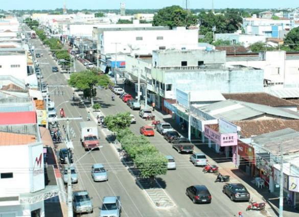 Várias obras que estão sendo executadas na cidade serviram para impulsionar a geração de novas frentes de emprego formal