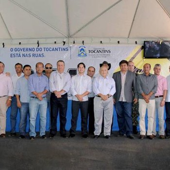 Governador, autoridades políticas e prefeitos do sudeste