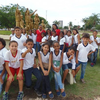 Alunos visitam ainda a Praça dos Girassóis, cartão postal de Palmas