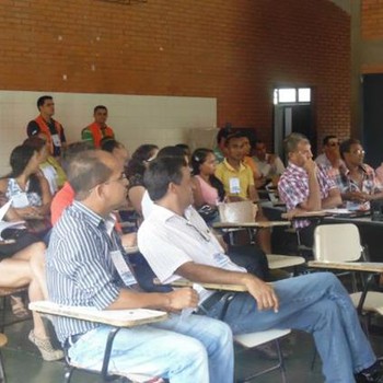 Sentados na primeira fila, o prefeito de Ponte Alta do Bom Jesus, José Luciano e o prefeito de Aurora do Tocantins, Aloilson Cardoso