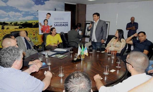  O prefeito de Dianópolis, Régis Melo, acompanhou a assinatura da MP e disse que o governo atende a uma demanda antiga