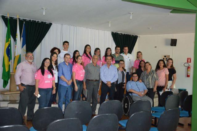 Gestão do prefeito Moisés Avelino (cinza/centro) articula e viabiliza segunda edição do programa em Paraíso