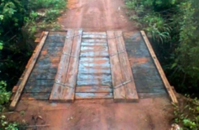 Imagem antiga da ponte