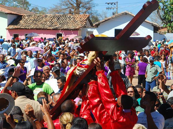 Festas são preparadas com meses de antecedência