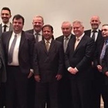 No centro, prefeito de Porto Nacional, Otoniel Andrade, ao lado de políticos e investidores