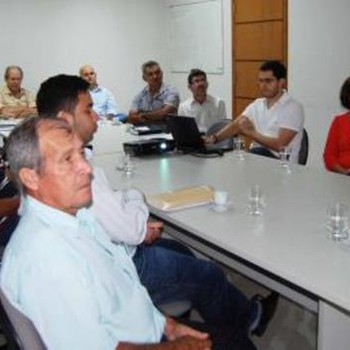 Os prefeitos avaliaram cada artigo e apresentaram as suas demandas