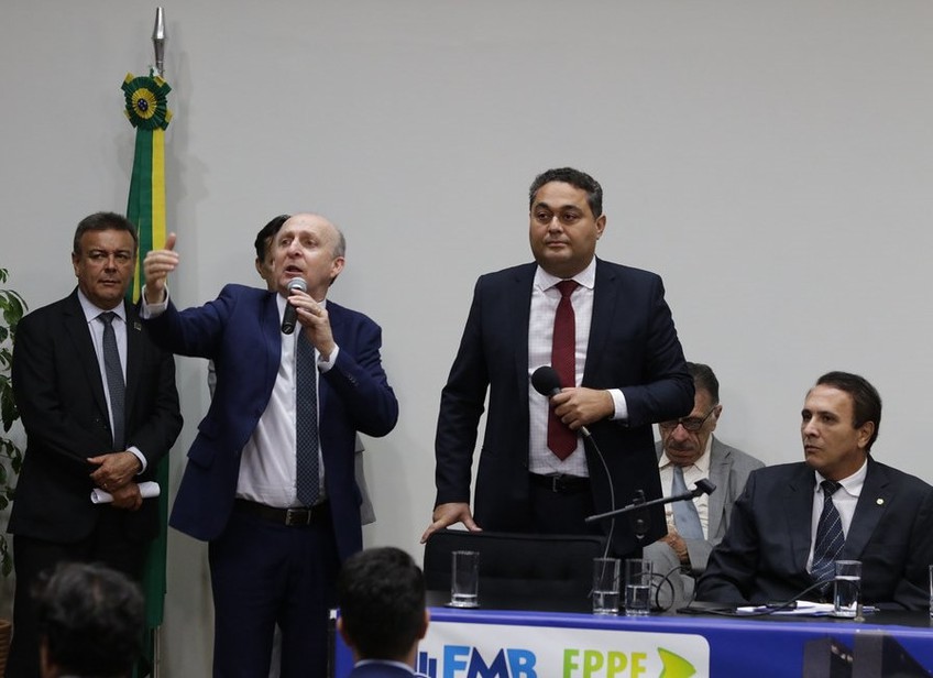 5d9f28242327d.jpg