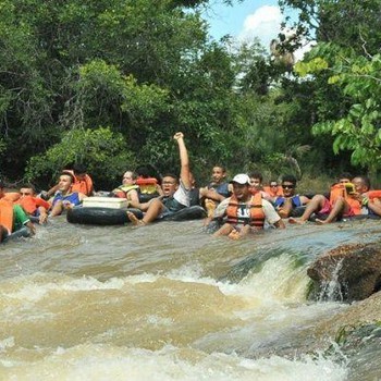 Participantes desceram cerca de dez quilômetros em boiás, botes e caiaques