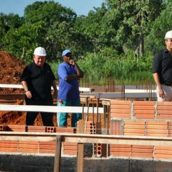 Prefeito Muniz Araújo visita as obras que estão sendo realizadas na Zona Rural de Tocantínia