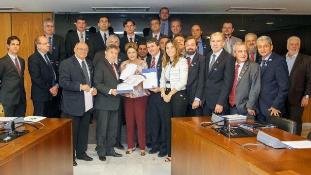 Entidades municipalistas e CNM repassam à presidente Dilma as demandas prioritárias do movimento municipalista