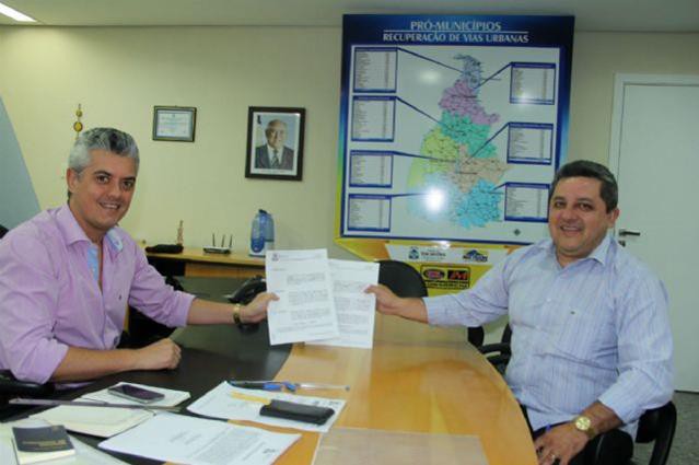 Presidente da Agetrans Kaká Nogueira e Prefeito Jair Farias