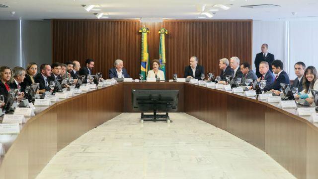 Líderes Municipalista durante reunião com a presidente Dilma Rousseff