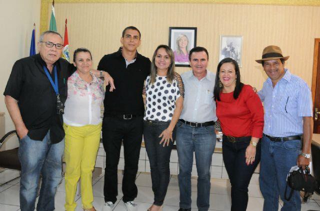 Prefeitos e representantes do consórcio de municípios do centro norte tocantinense