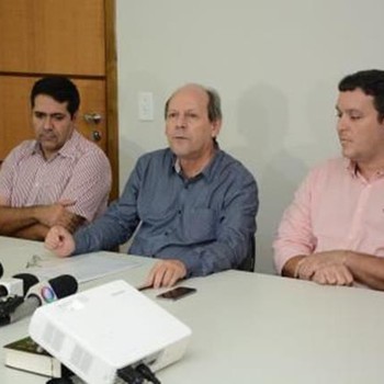 O prefeito explicou que o dinheiro que seria gasto não daria para fazer um evento atrativo diante da crise financeira
