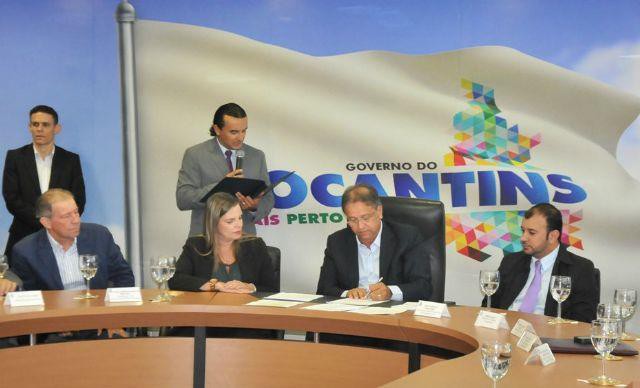 Governador Marcelo Miranda assinar ordens de serviços para inícios das obras