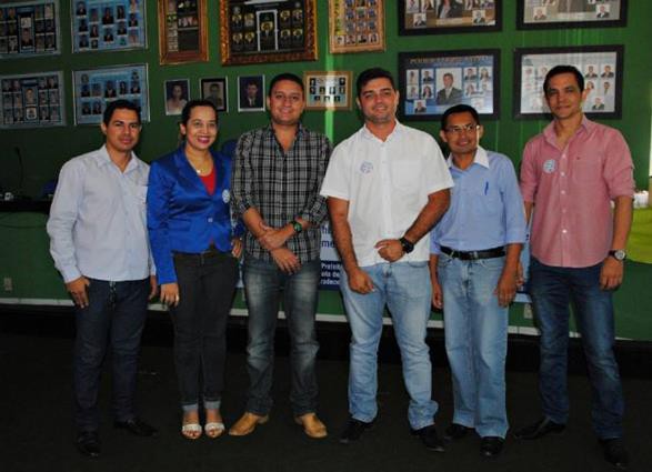 Prefeitos e representantes dos municípios discutem o funcionamento da UPA 24h de Crixás